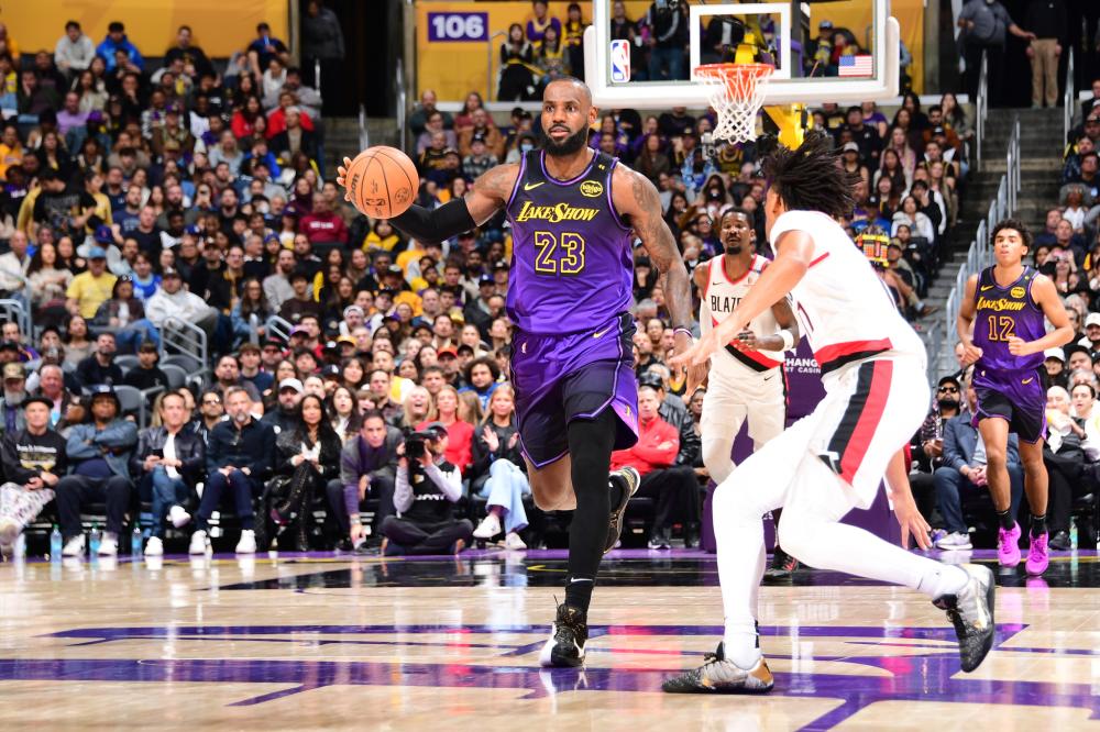 他不得不面 他不得不面