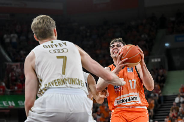 体育巴黎奥运会：破世界纪录 潘展乐男子100米自由泳夺冠